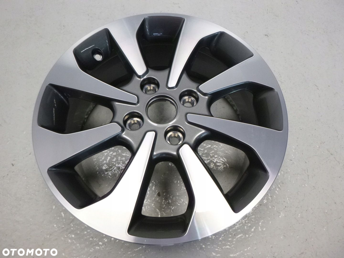 FORD FIESTA MK8 FELGA R16 6,5Jx16H2 ET47,5 - 3