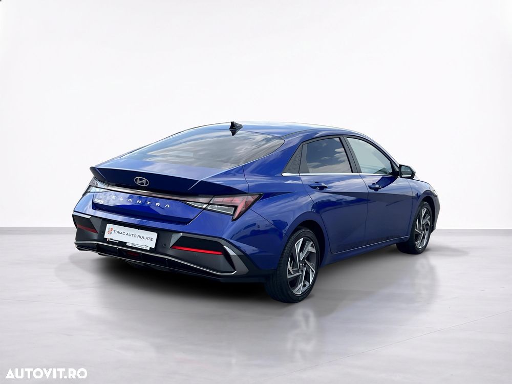 Hyundai Elantra - 7
