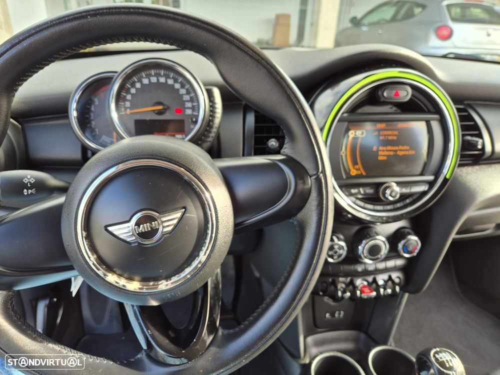 MINI 3 Portas One D - 23