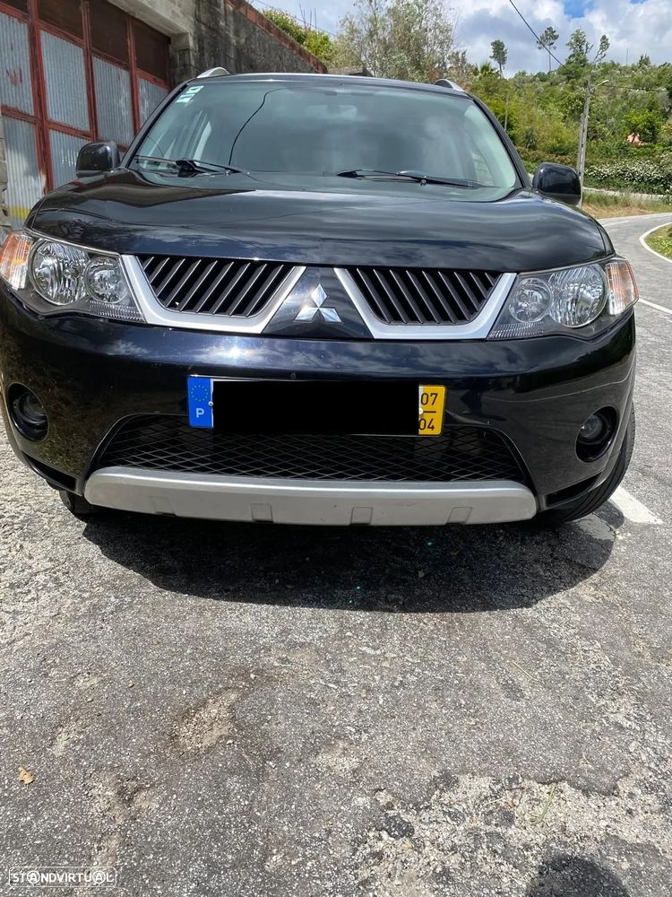 Mitsubishi Outlander 2.0 DI-D SW 4WD - 5