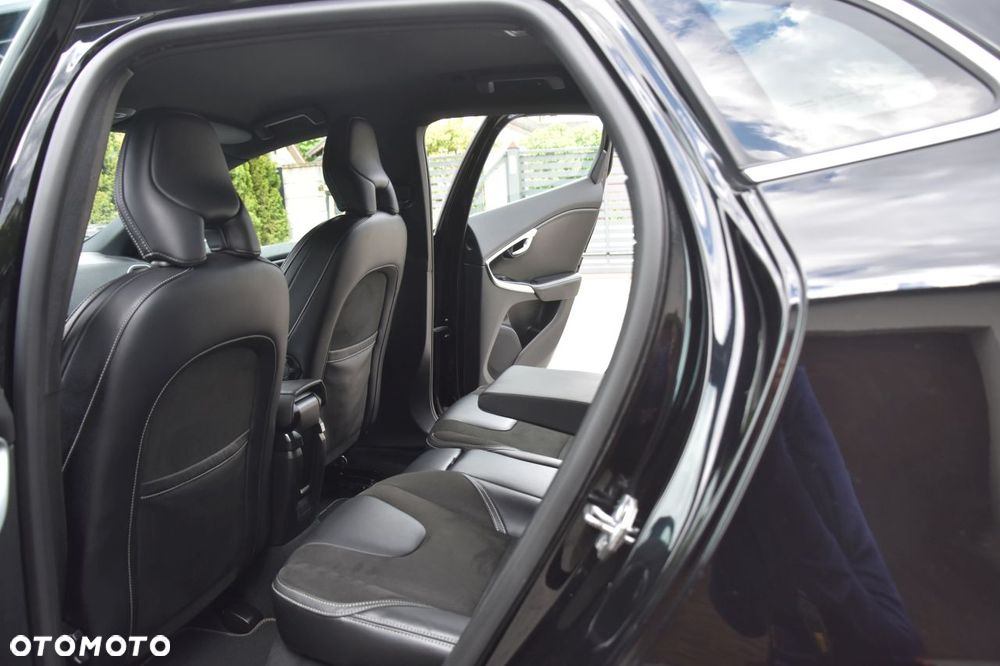 Volvo V40 D2 Drive-E R-Design Momentum - 16