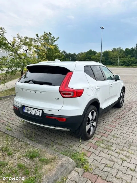 Volvo XC 40 T3 Momentum Pro - 3