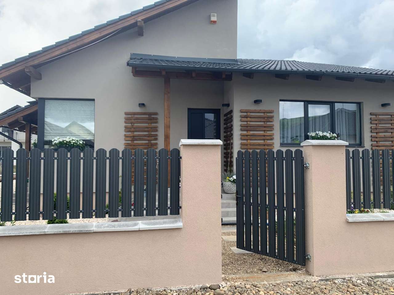Casa noua single, 9 arii teren,  4 camere, gard, pivnita  Livezeni - Imagine principală: 5/14
