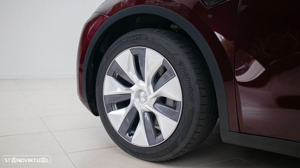 Tesla Model Y Long Range Dual Motor AWD - 9