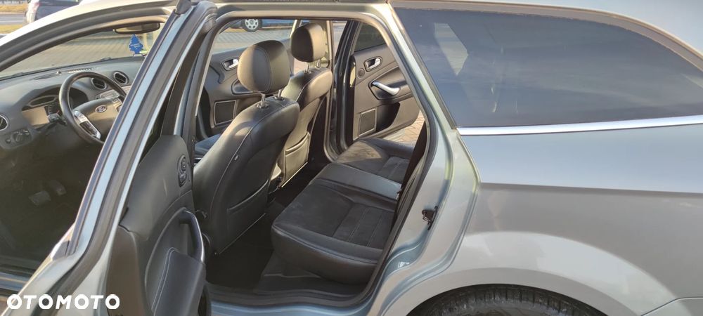 Ford Mondeo 2.0 TDCi Titanium S - 12