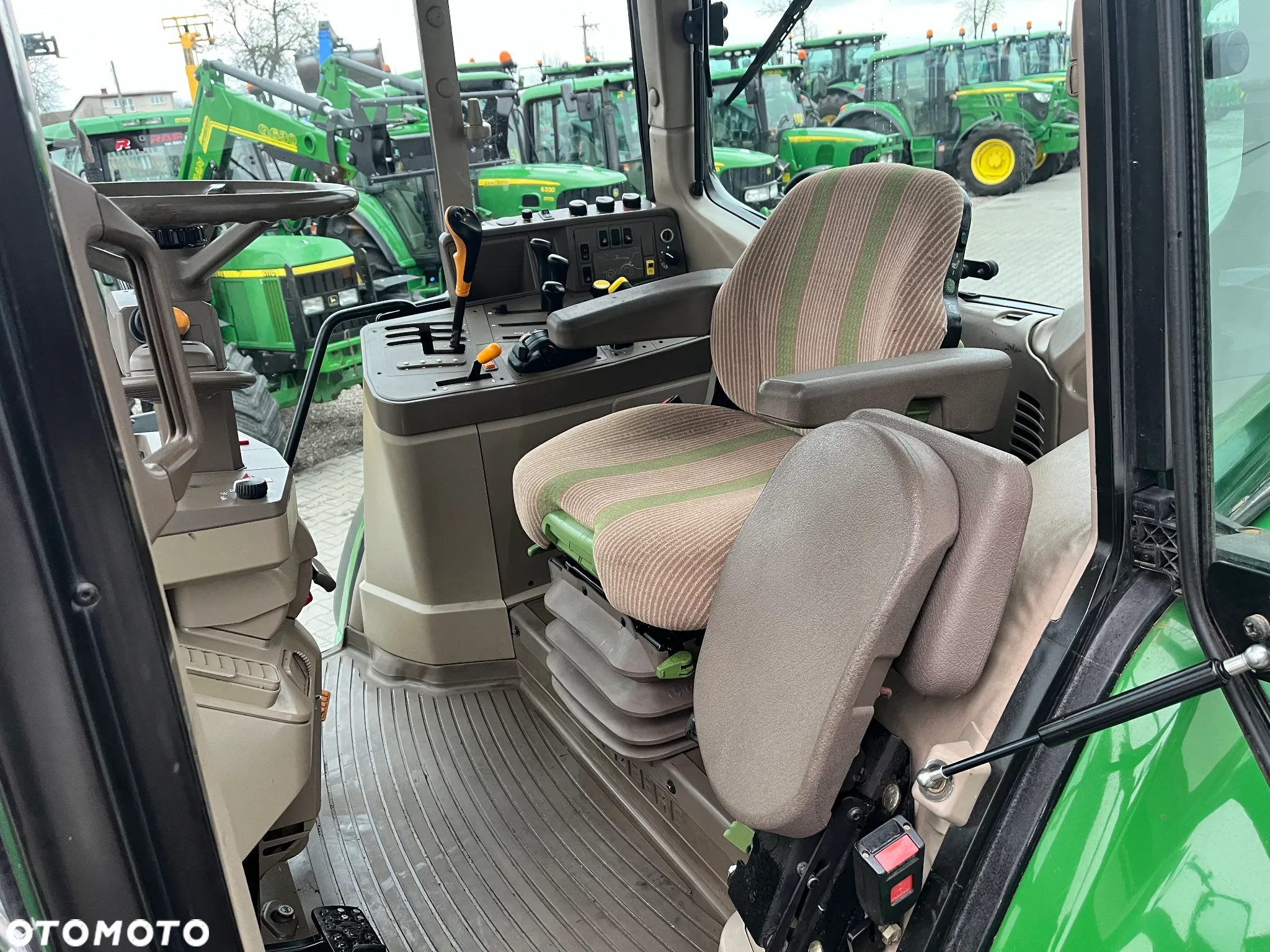 John Deere 6930 - 10