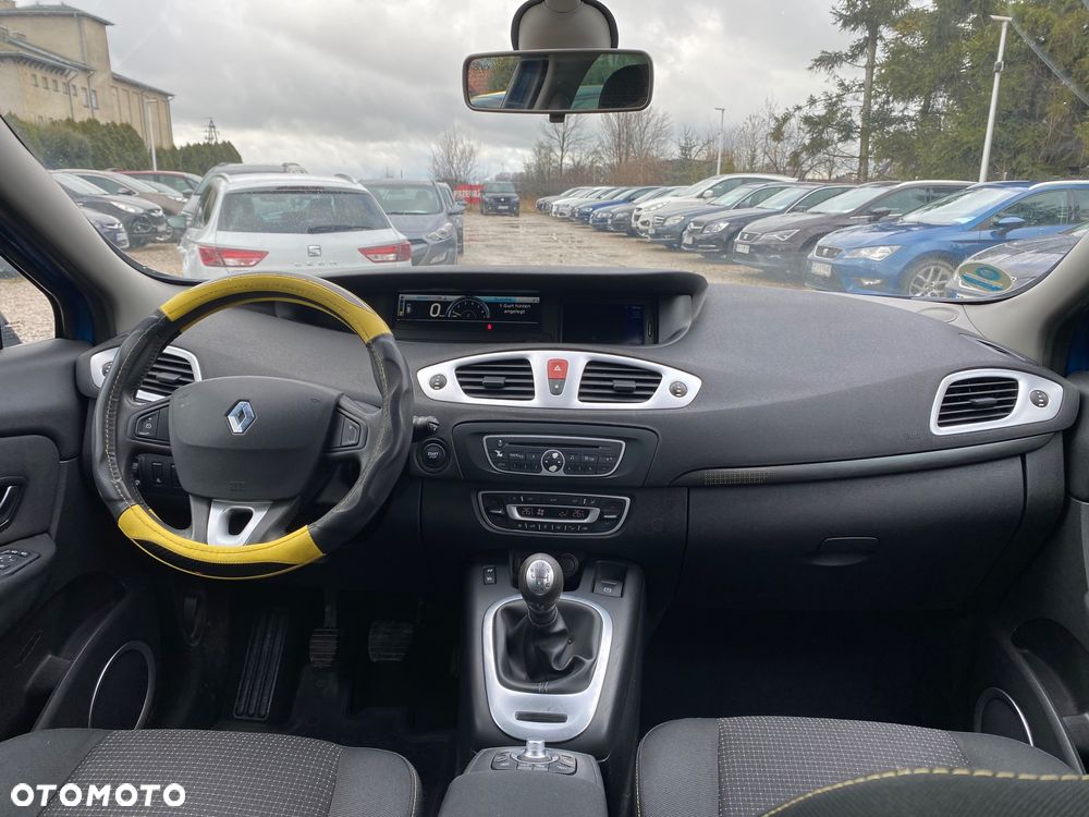 Renault Scenic 1.6 16V 110 Dynamique - 29