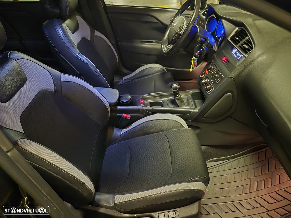 Citroën DS4 1.6 e-HDi So Chic - 32