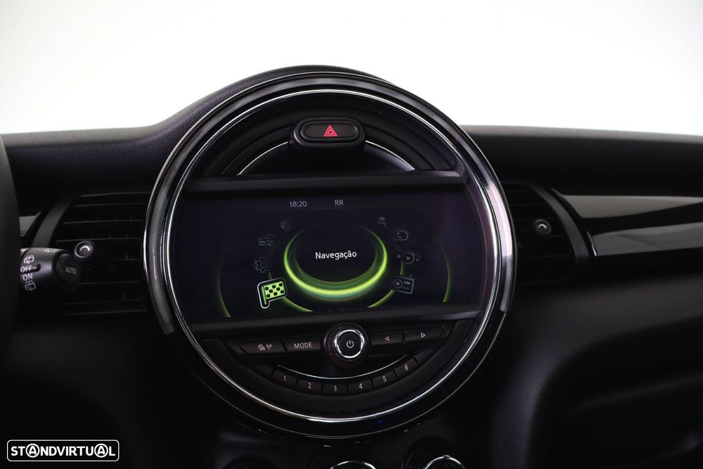 MINI 3 Portas Cooper D Auto - 31