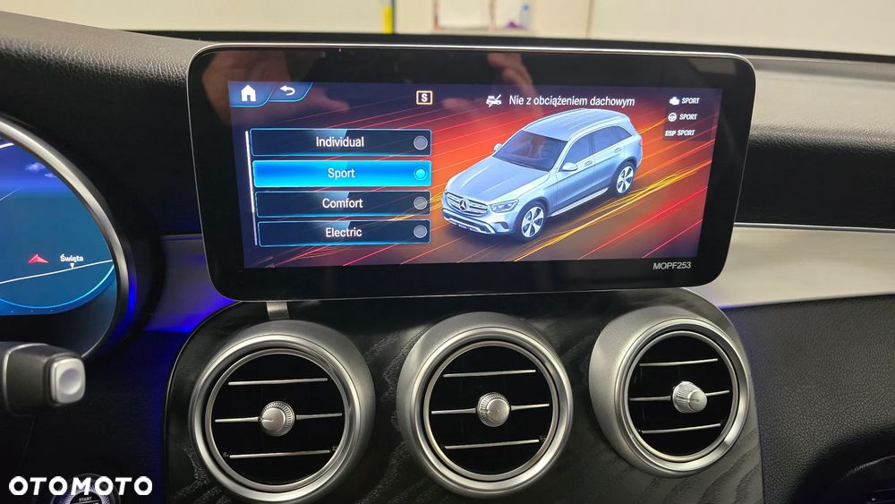 Mercedes-Benz GLC 300 de 4Matic 9G-TRONIC AMG Line Plus - 27