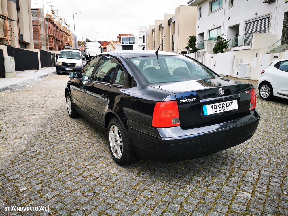 VW Passat 1.9 TDi Confortline - 3