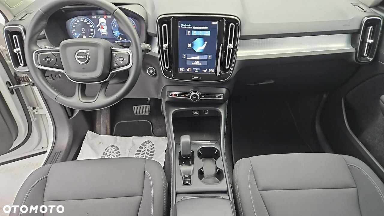 Volvo XC 40 T3 Momentum Pro - 13