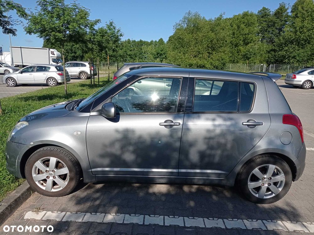 Suzuki Swift - 1