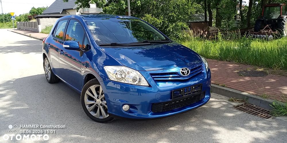 Toyota Auris 1.8 Premium - 1