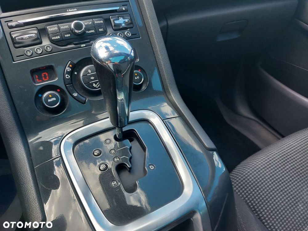 Peugeot 5008 2.0 HDi Premium + - 14