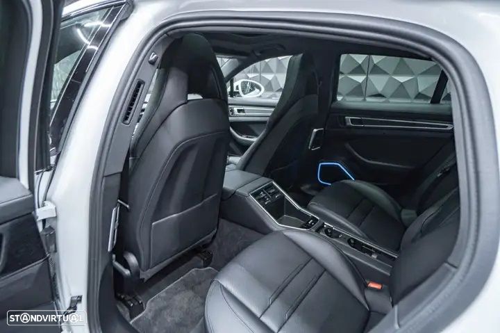 Porsche Panamera 4 E-Hybrid - 6