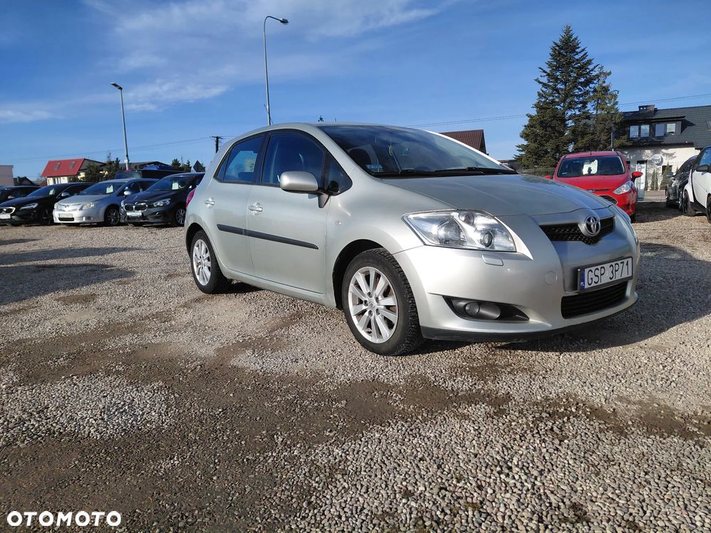 Toyota Auris 2.0 D-4D Sol - 2