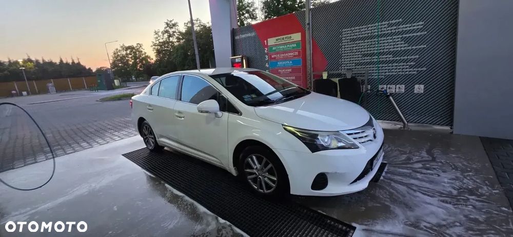 Toyota Avensis 2.0 D-4D Luna - 1