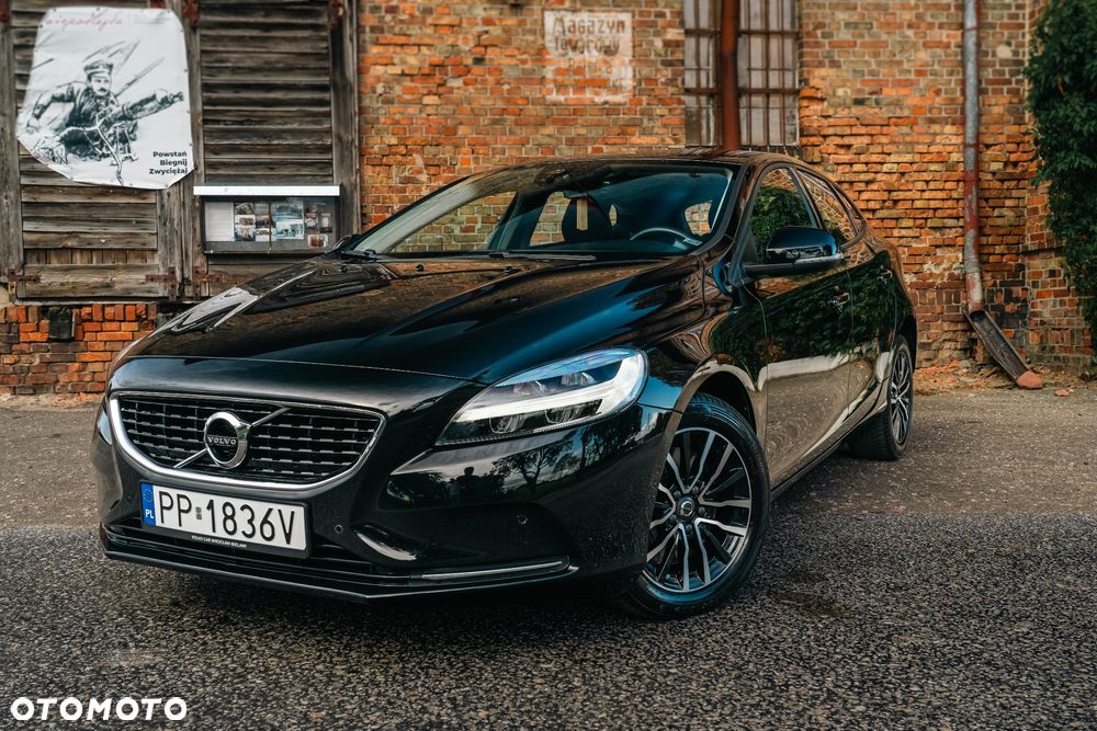 Volvo V40 T2 Geartronic Momentum - 1