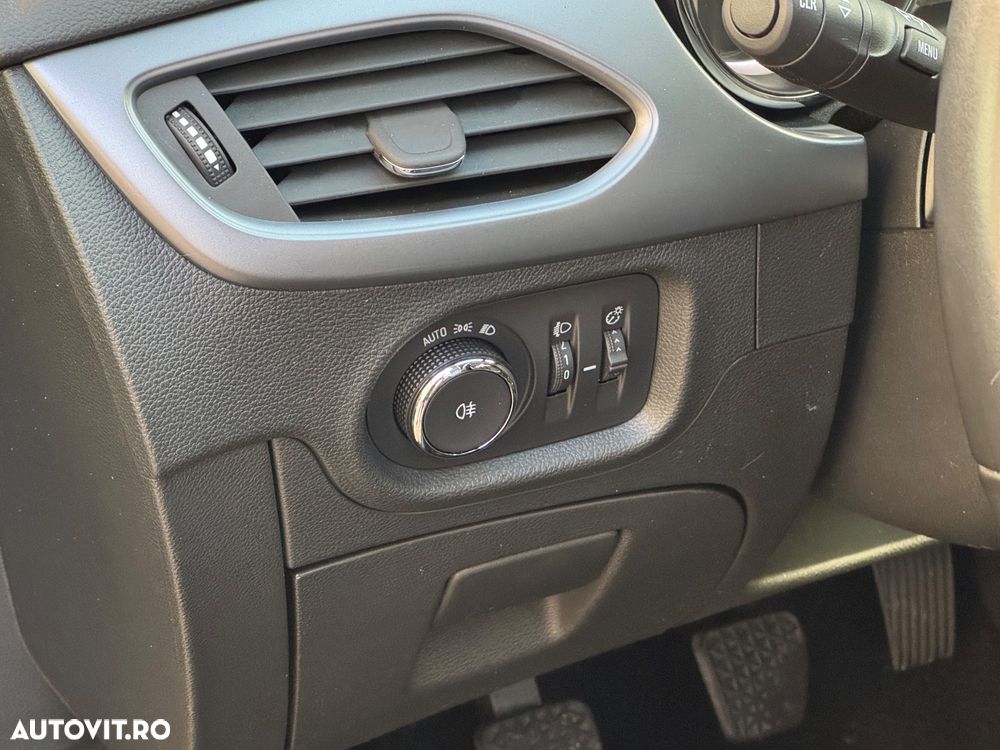 Opel Astra 1.6 D Start/Stop Dynamic - 15