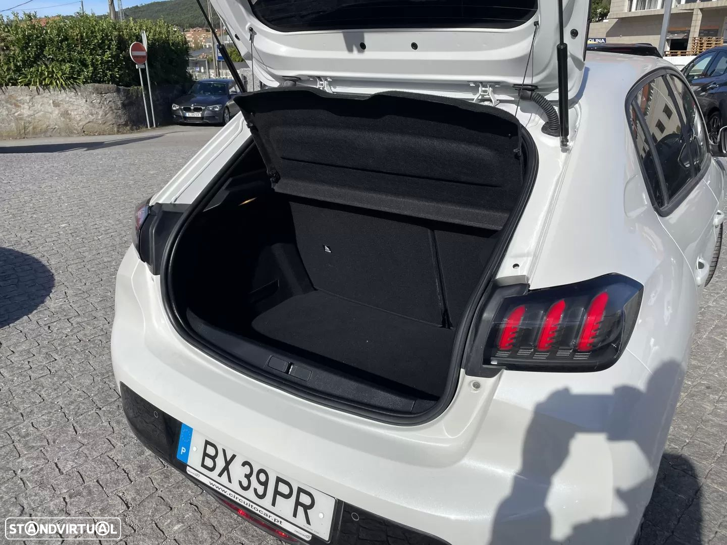 Peugeot 208 - 19