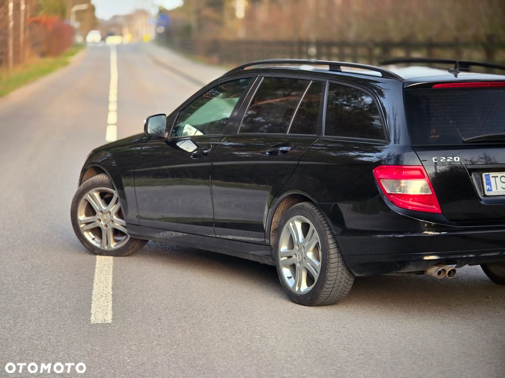 Mercedes-Benz Klasa C 200 CDI Elegance - 39