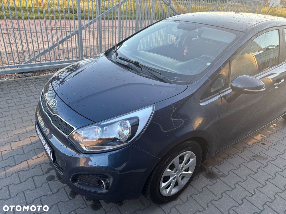 Kia Rio - 4