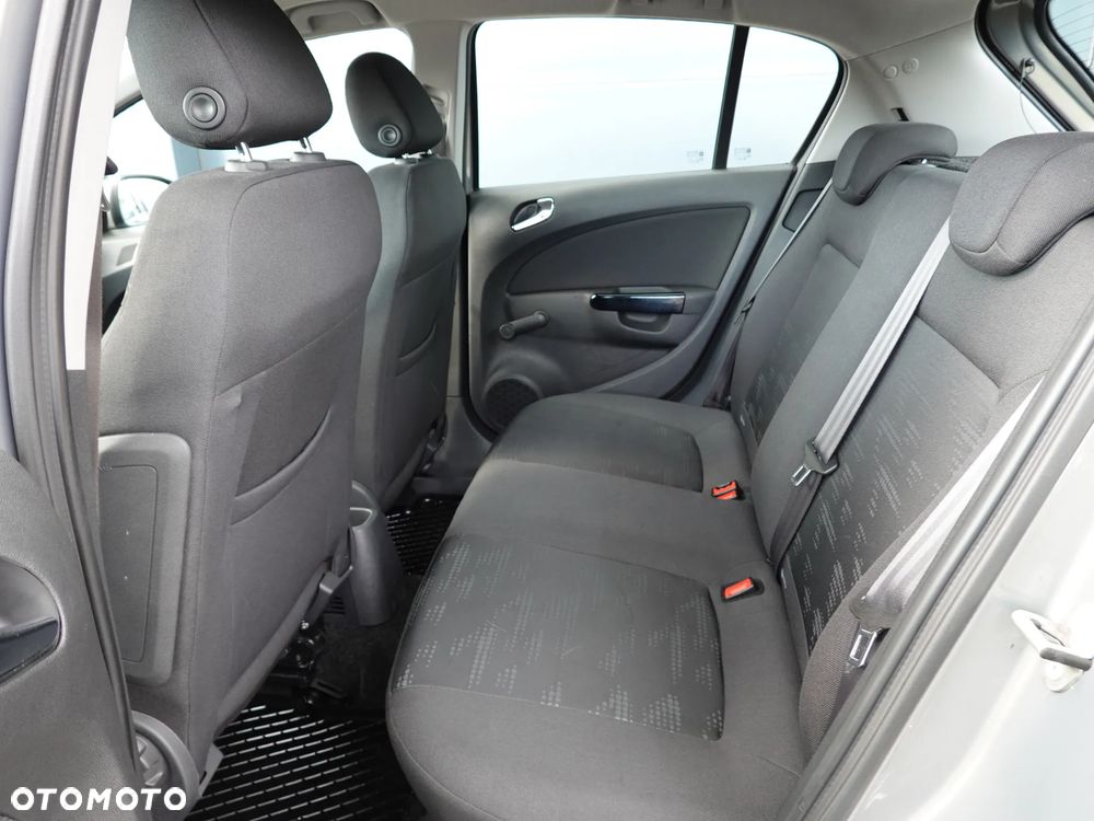 Opel Corsa 1.2 16V Edition / Active - 15