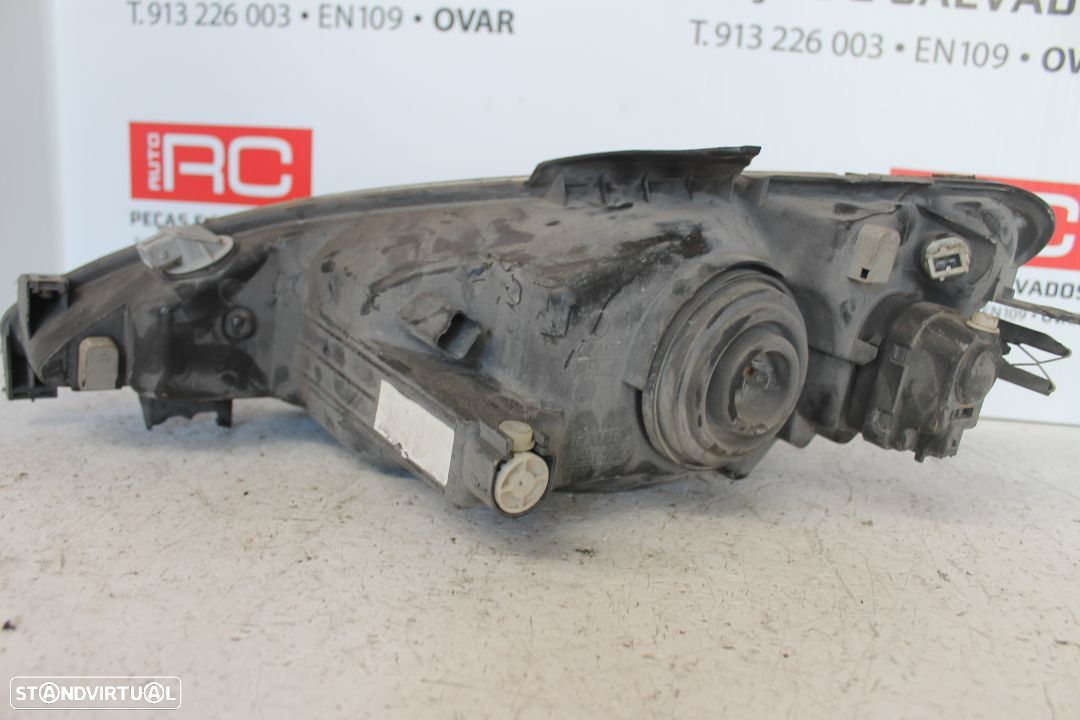 Farol Peugeot 206 SW - 2