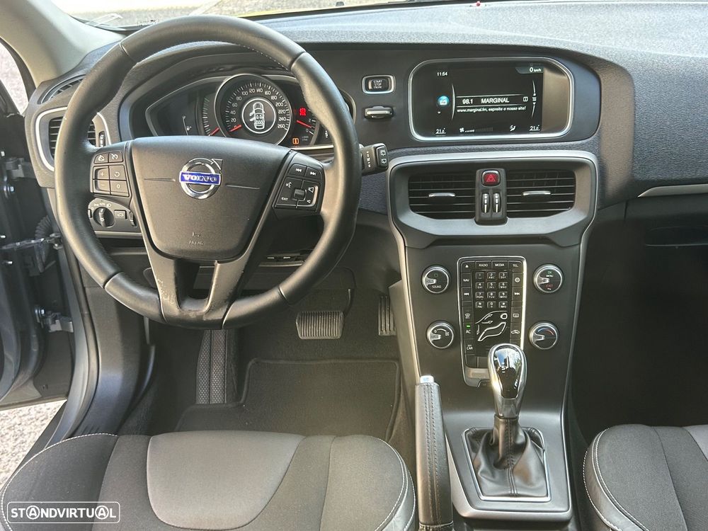 Volvo V40 2.0 D2 Momentum Geartronic - 20