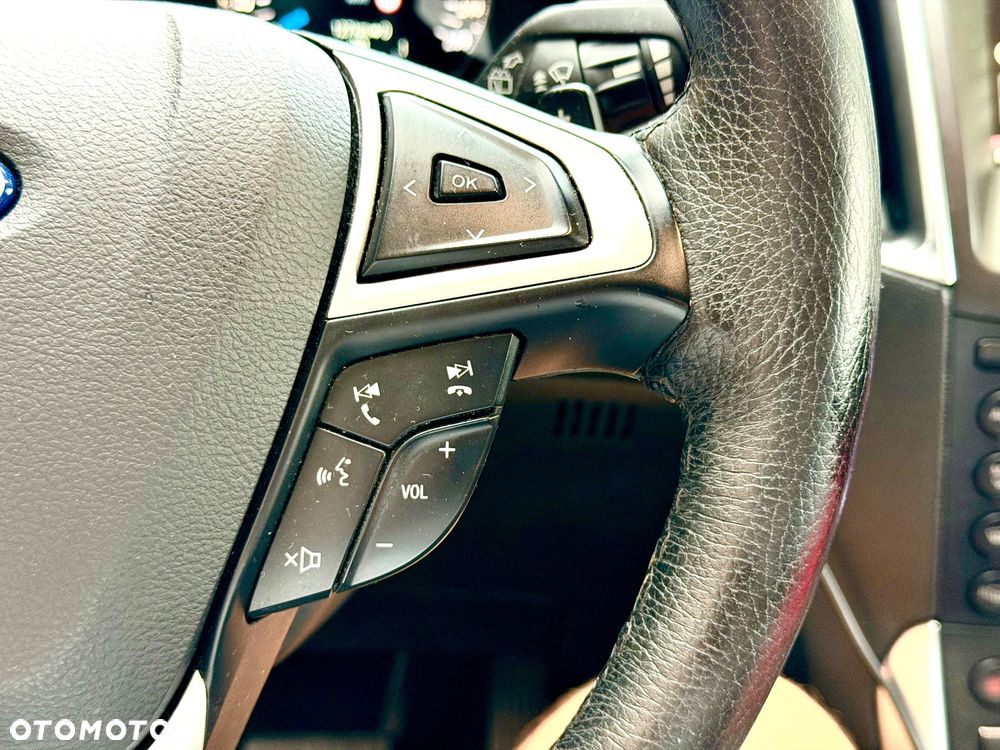 Ford S-Max 2.0 TDCi Titanium PowerShift - 24