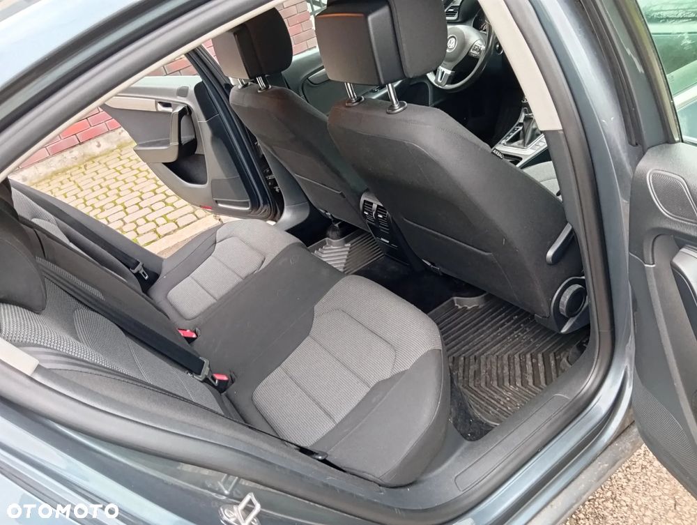 Volkswagen Passat 2.0 TDI Comfortline - 8