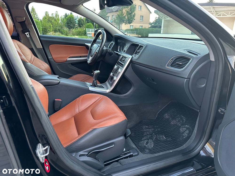 Volvo S60 D3 Drive-E R-Design Momentum - 23