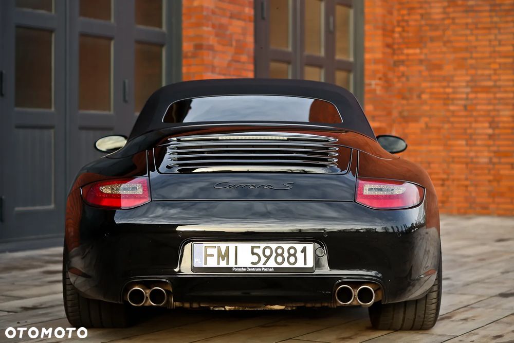 Porsche 911 Carrera S - 4