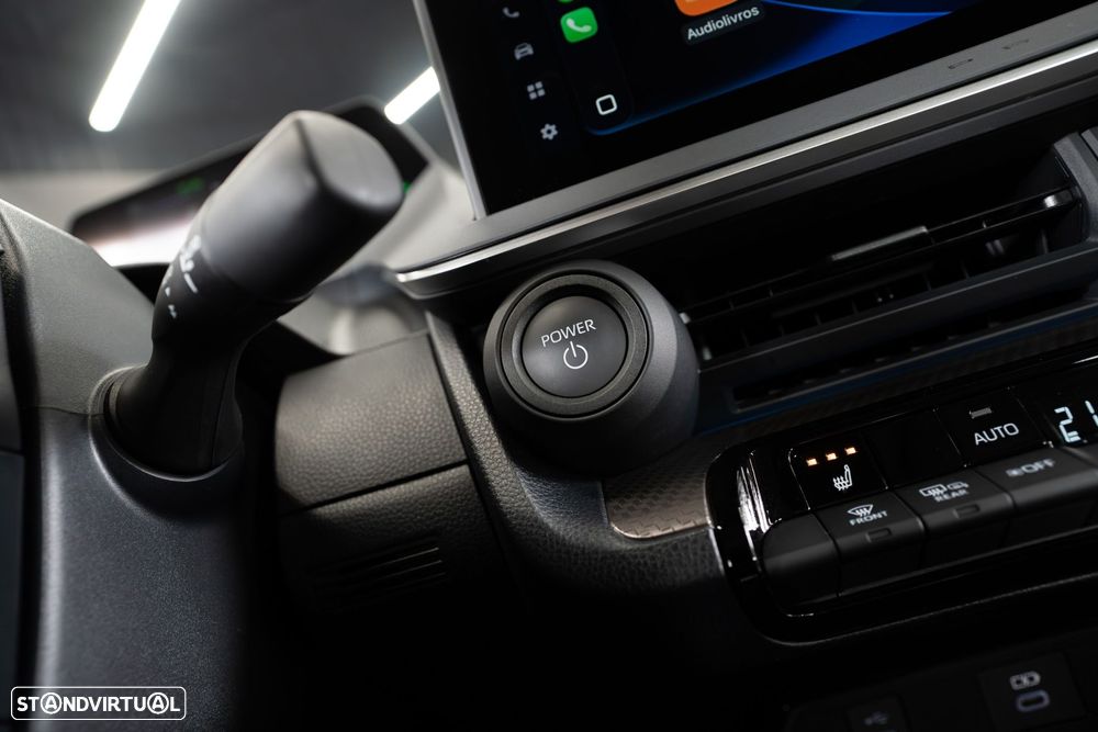 Toyota Prius 2.0 Plug-in Luxury - 26