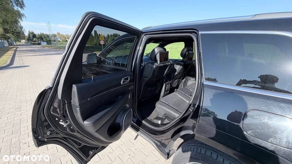 Jeep Grand Cherokee - 11