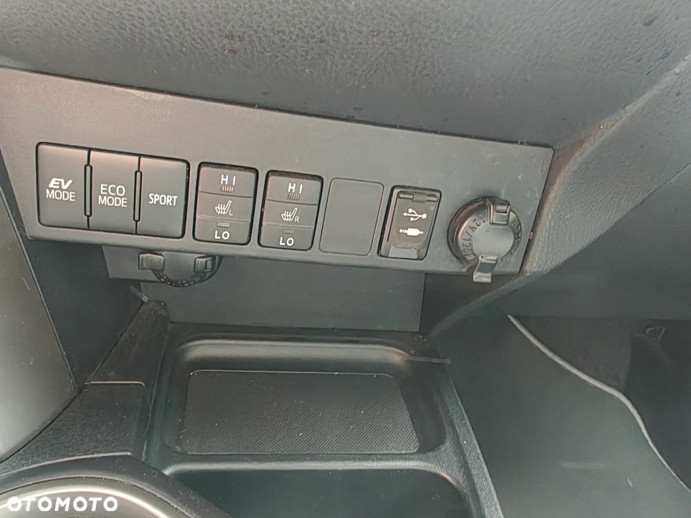 Toyota RAV4 Hybrid Premium 4x2 - 13