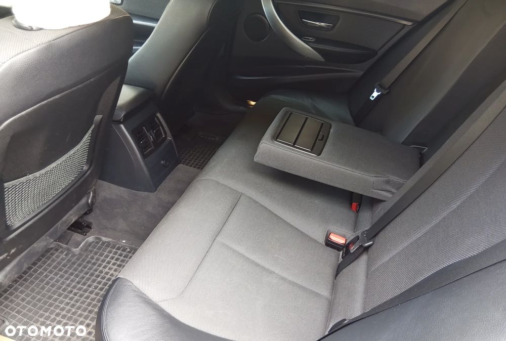 BMW Seria 3 318d Modern Line - 10