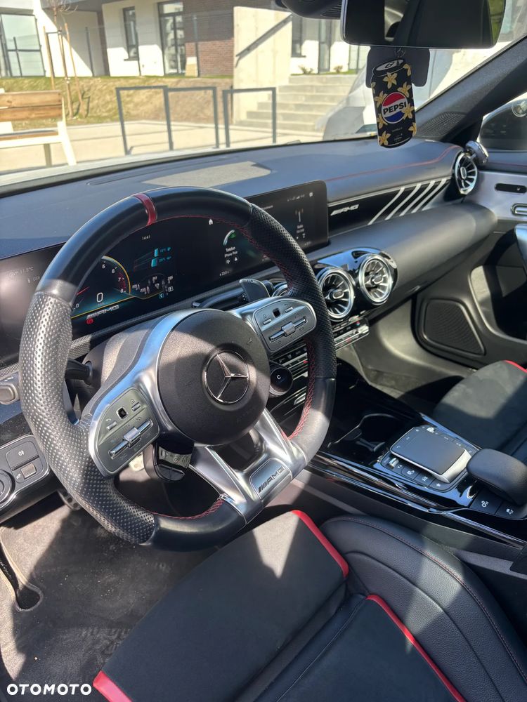 Mercedes-Benz CLA - 21