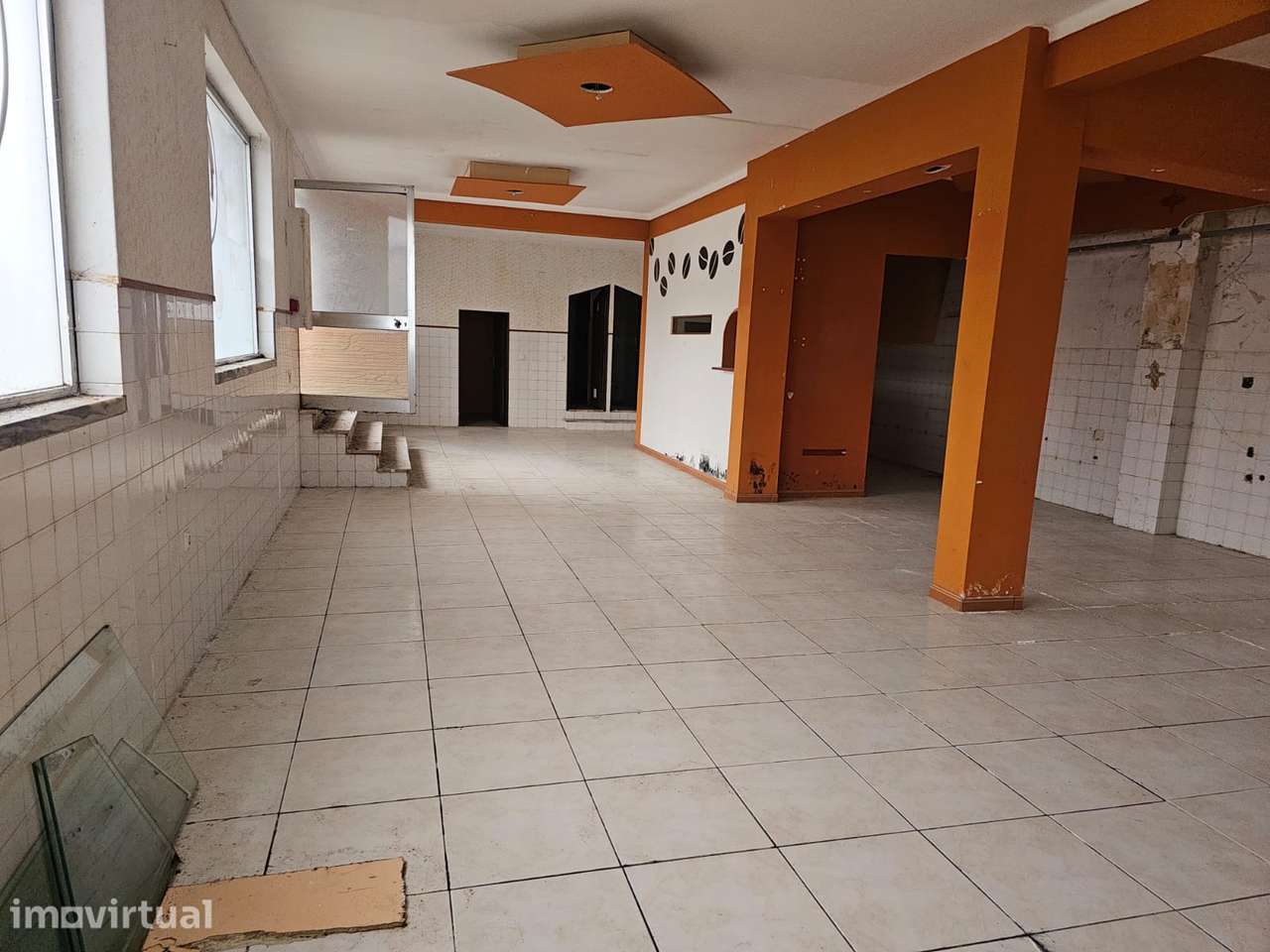 Entroncamento VENDE Loja 104m2 c/ extração de fumos - Grande imagem: 3/9