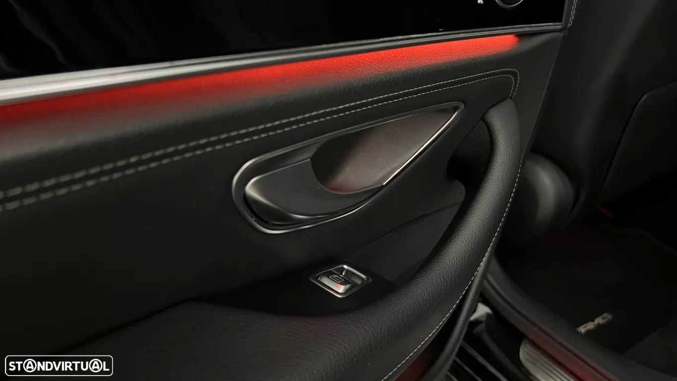 Mercedes-Benz E 300 de AMG Line - 31