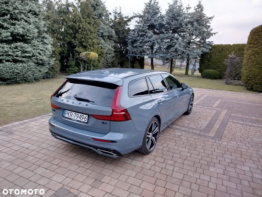 Volvo V60 D4 R-Design - 3