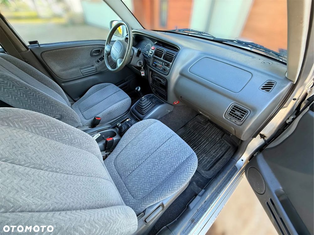 Suzuki Grand Vitara 2.0 TD Comfort Limited - 6