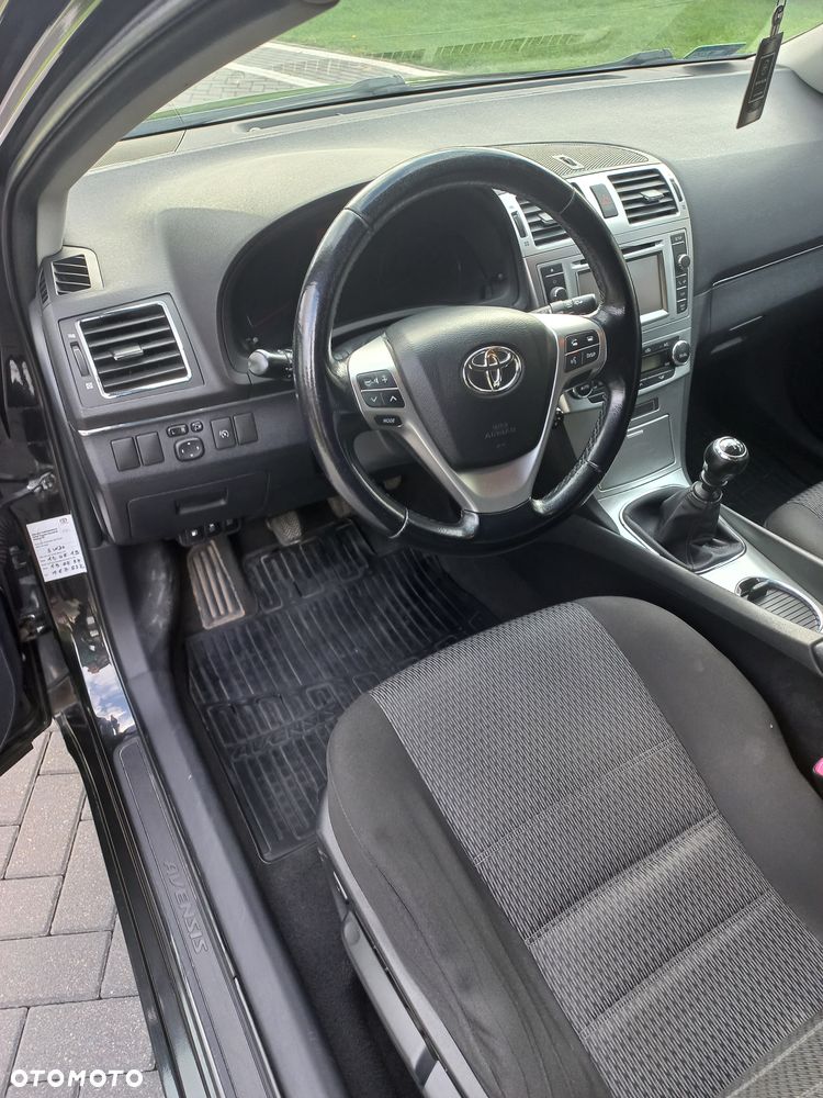 Toyota Avensis 2.0 D-4D - 16