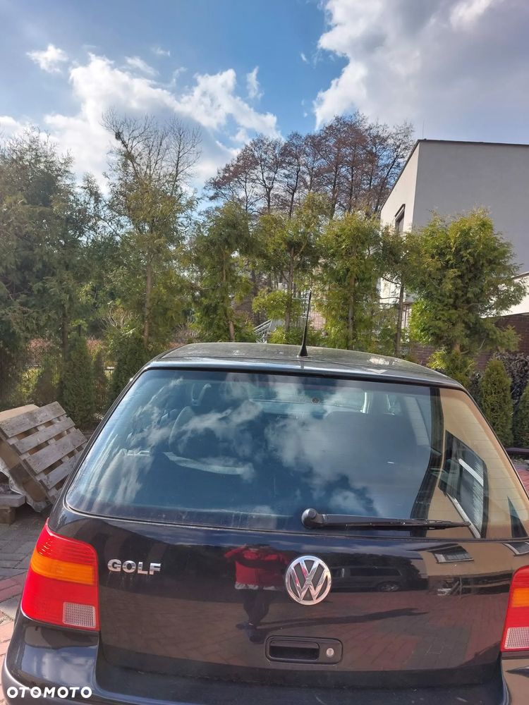 Volkswagen Golf - 10