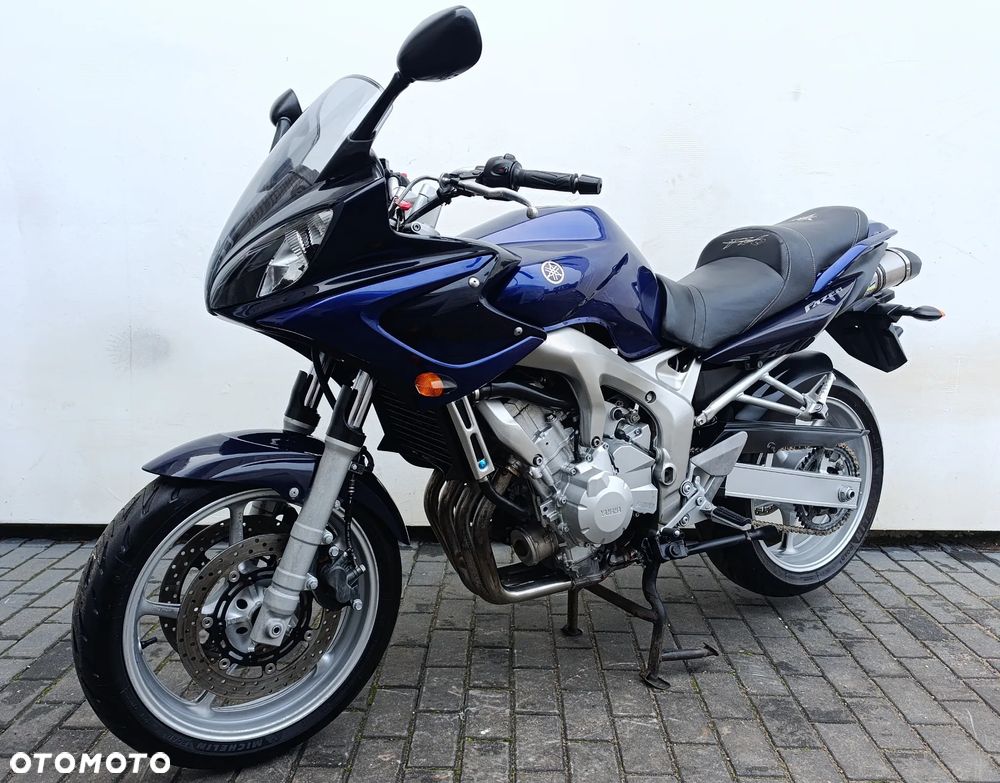 Yamaha FZS - 2