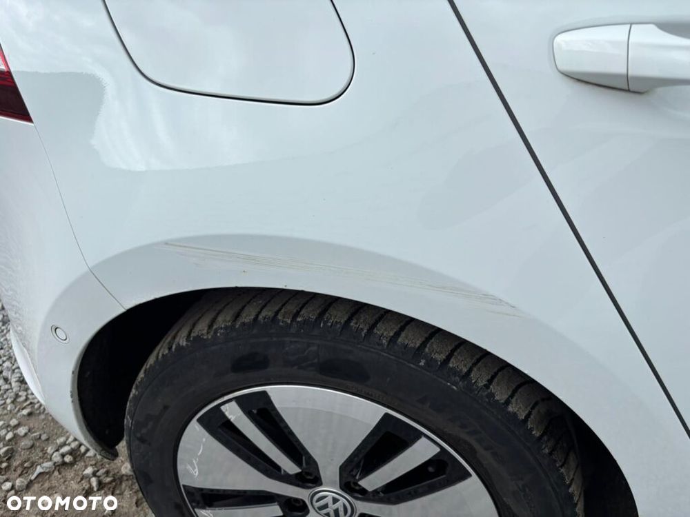 Volkswagen Golf e-Golf - 11