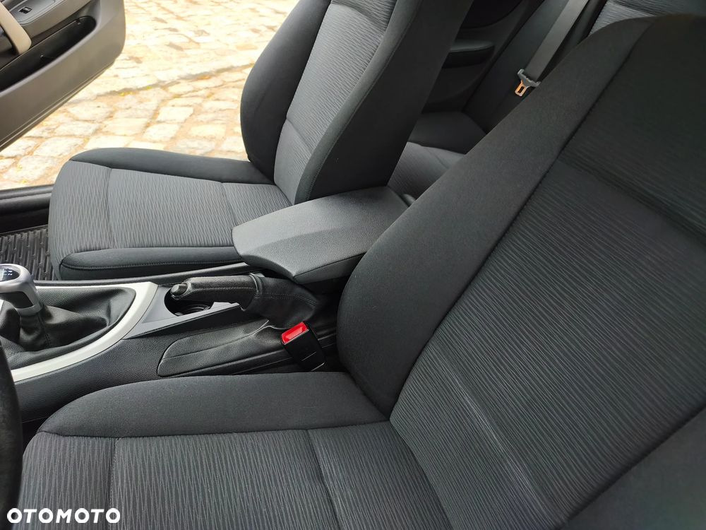 BMW Seria 1 - 18