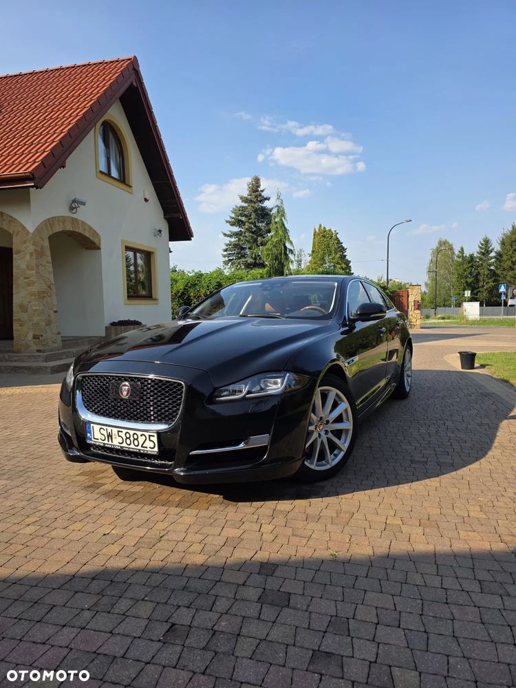 Jaguar XJ 3.0 T AWD R-Sport - 8