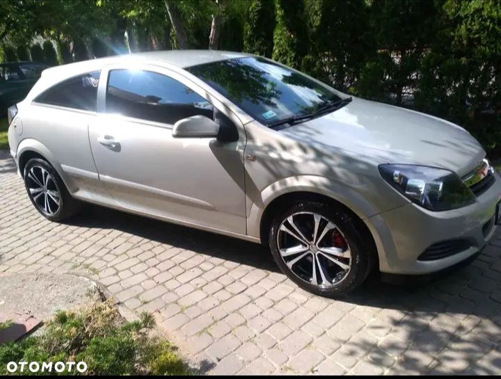 Opel Astra 1.9 CDTI DPF Cosmo - 1
